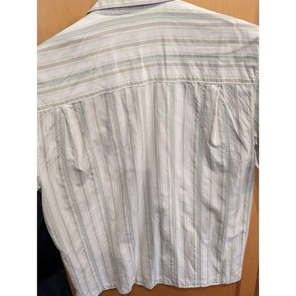 TOMMY BAHAMA Men's Button Down Shirt Size Medium Short Sleeve Striped 80% Silk - Picture 2 of 5